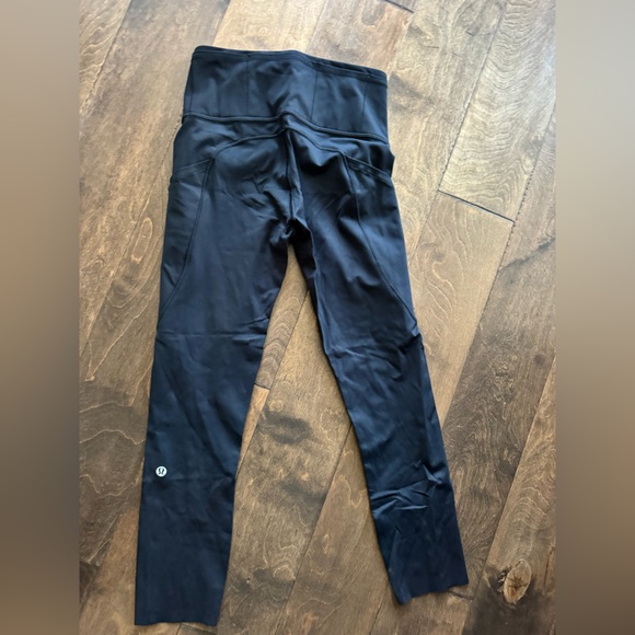 lululemon athletica cropped Black Leggings - Picture 2 of 2